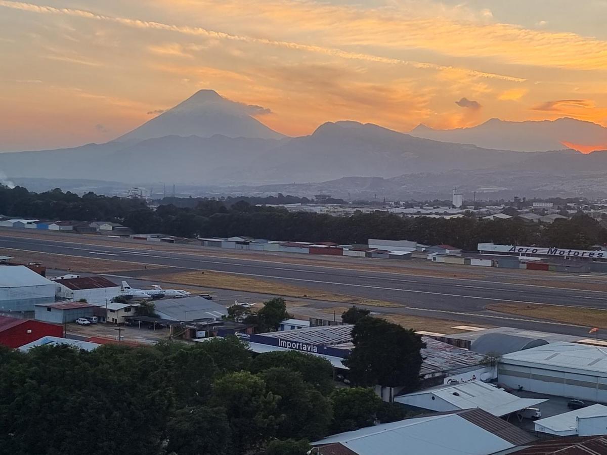 Amazing Volcano Views In Front Of Airport Guatemala City Exterior photo