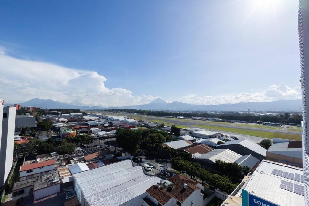 Amazing Volcano Views In Front Of Airport Guatemala City Exterior photo